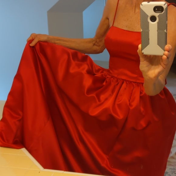 Brilliant Red Satin Ball Gown by En Francais - Picture 8 of 8